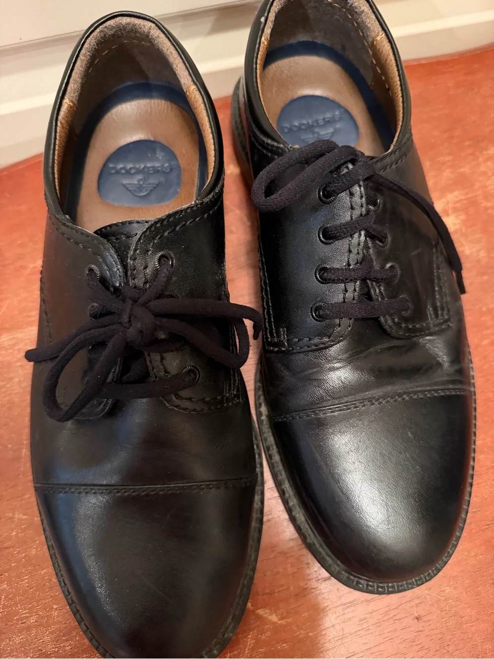Dockers sleek black